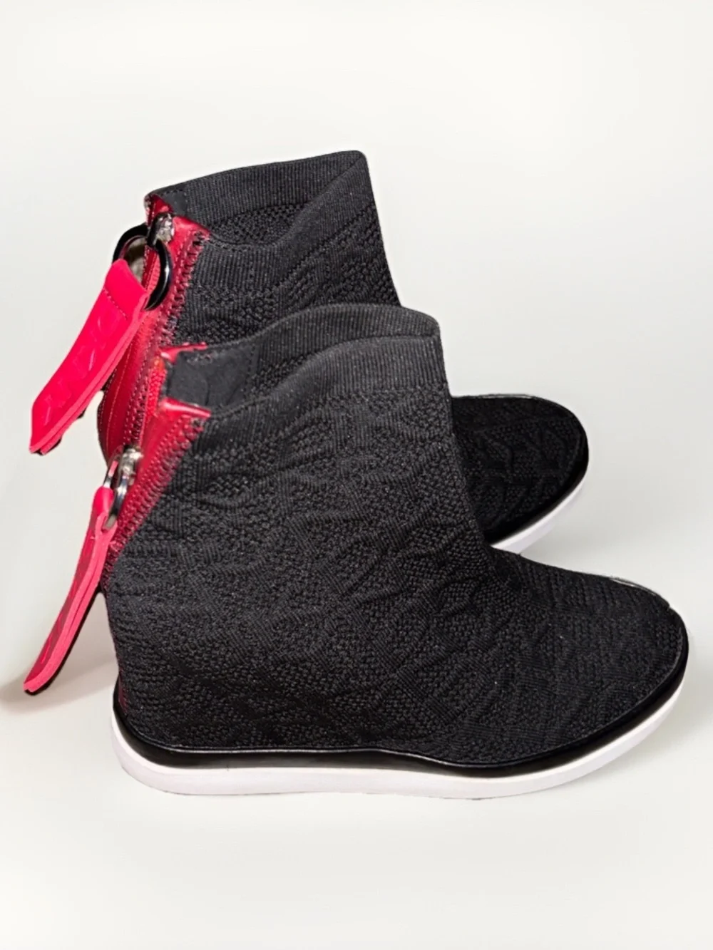 DKNY Abbi Wedge Sneakers Black Red Knit